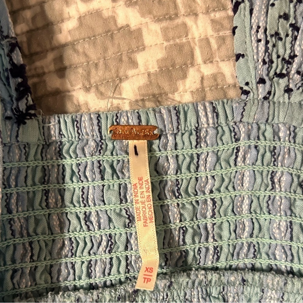 Free People Locked On You Smocked Top NWOT - Picture 7 of 7